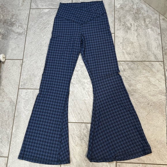 Aerie Offline Super Flare Houndstooth Legging - Picture 5 of 5